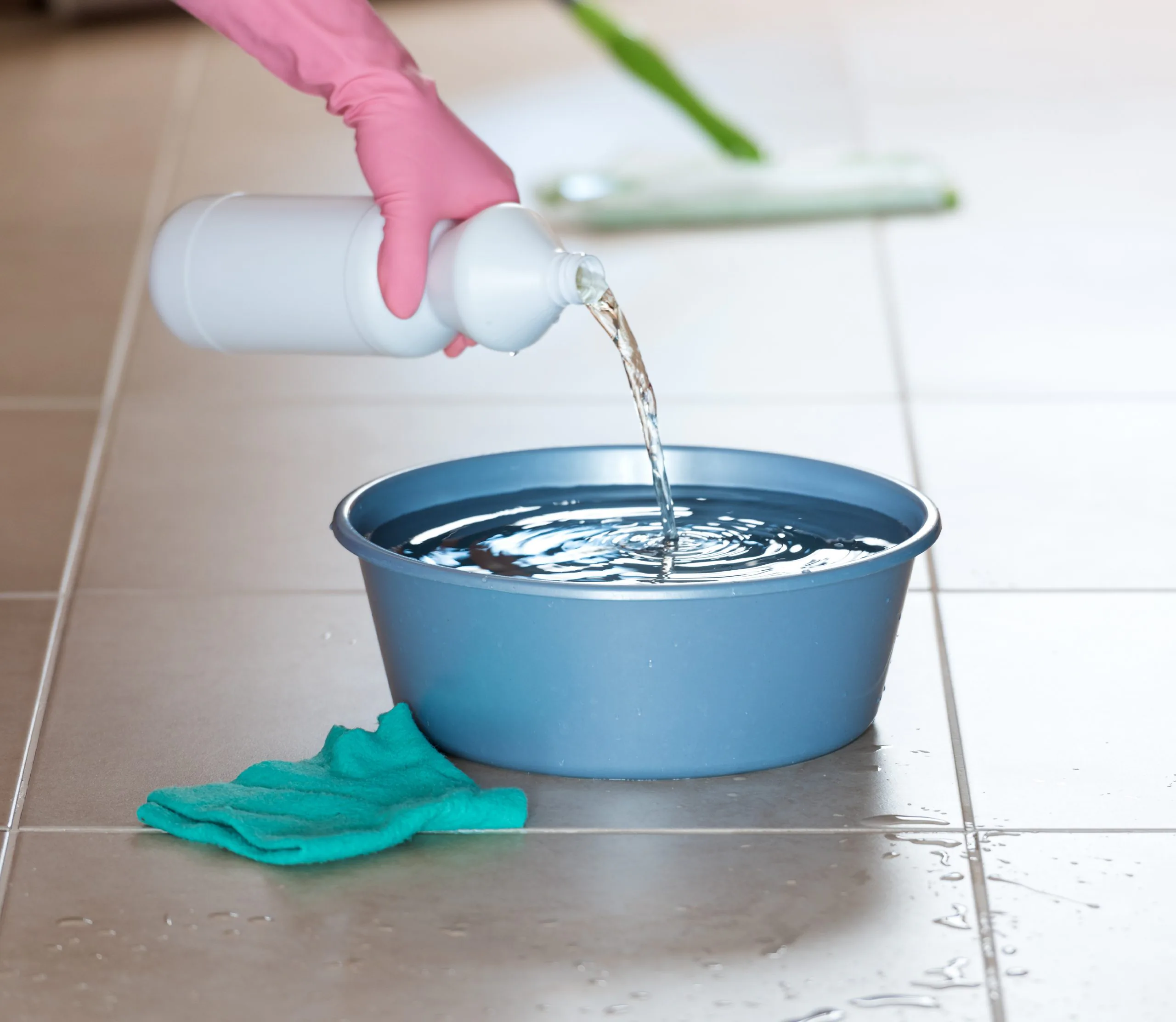 Água Sanitária: O Que É, Para Que Serve E Dicas De Uso